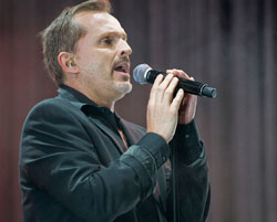 Miguel Bose